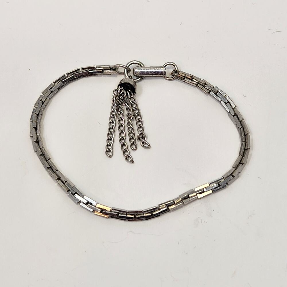 Sarah Coventry Bostonian Classic Silver Tone Tassel Chain Bracelet Vintage 1975